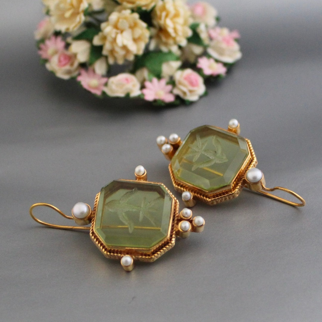 Vintage groene en pareloorbellen