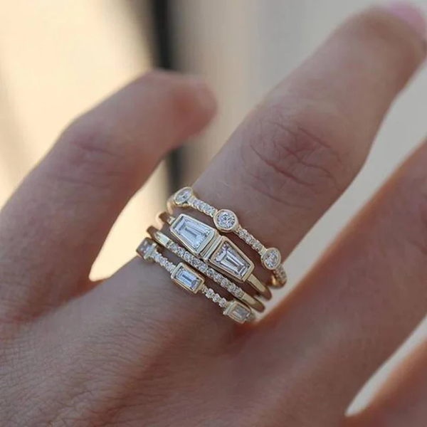 Vintage gouden en zirkonia ringenset