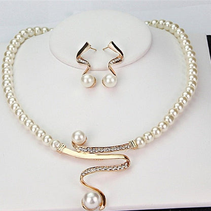 Set van natuurlijke parelketting + oorbellen