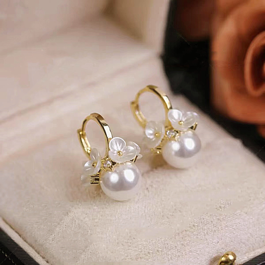 Elegante pareloorbellen met bloemen