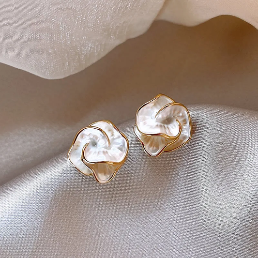 Elegante oorbellen van wit Emaille