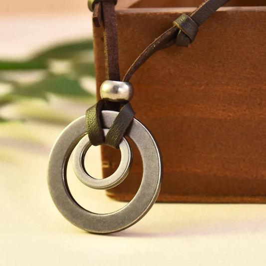 Zilveren leren ketting in vintage stijl
