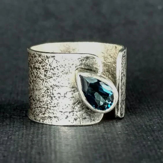 Vintage zilveren en kristallen druppelring